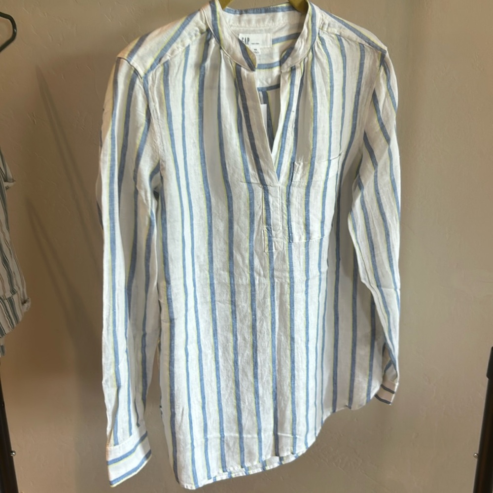 NWT GAP Linen blue and lime green stripe long sleeve top. Size XS